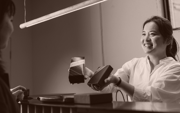 「大切なあの人への贈り物」に革製品という選択肢を。