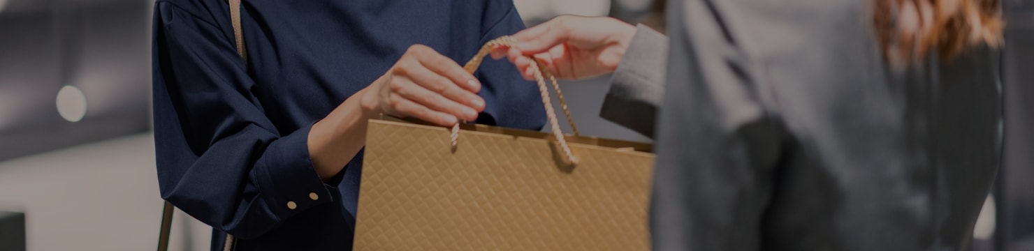 女性から男性へのプレゼント イメージ写真