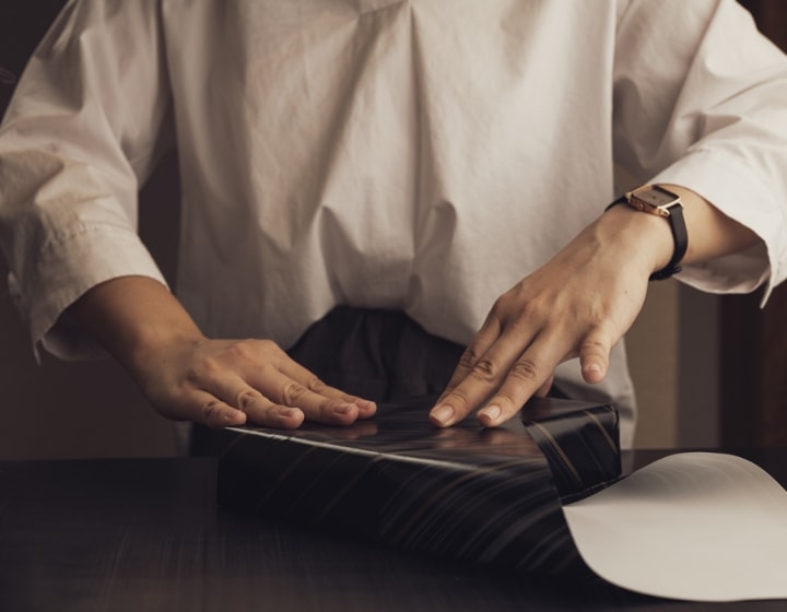 スタッフ 革製品 包装