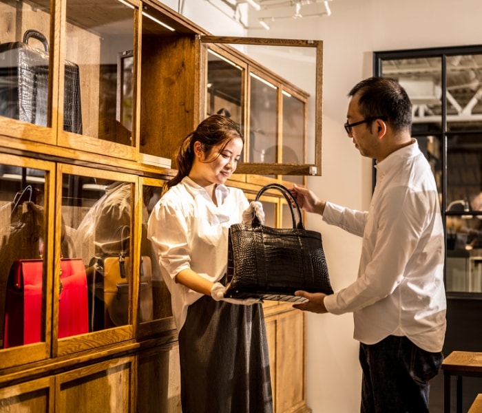 フリースピリッツ博多店 店内スタッフ写真