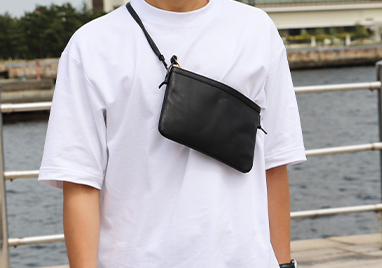 SHOULDER POUCH ZIP TYPE ショルダーバッグ